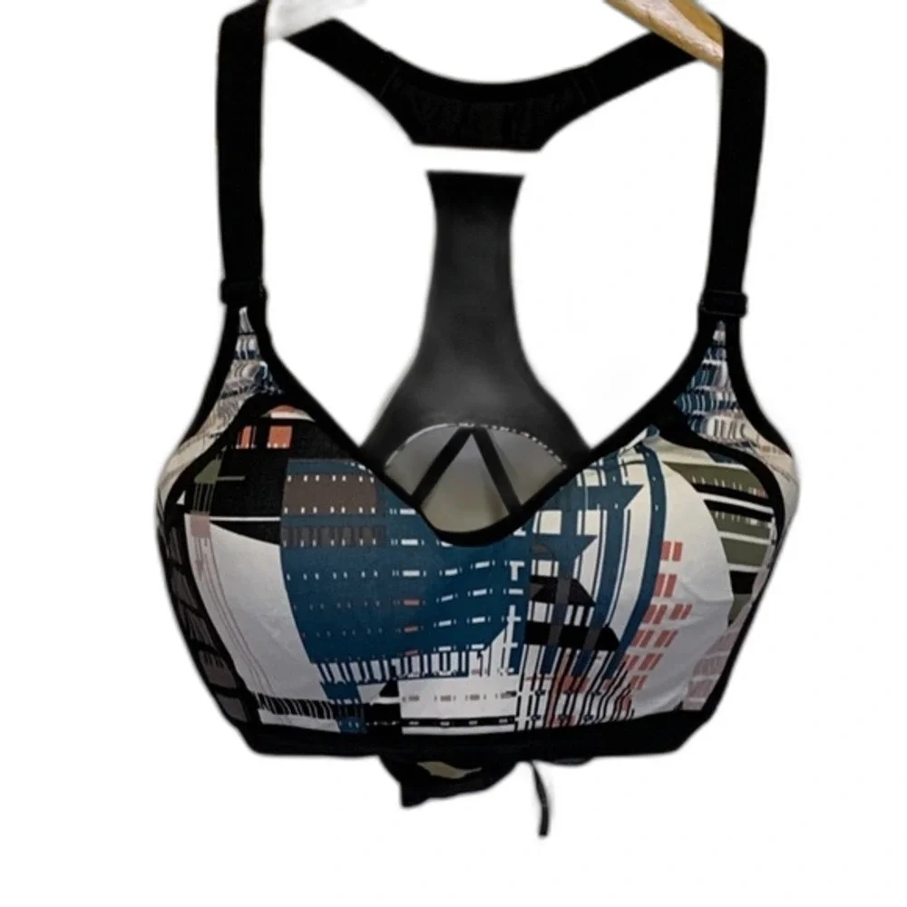 Victoria’s Secret Sport Black Geo Print Strappy Back Underwire Sports Bra Sz 32D